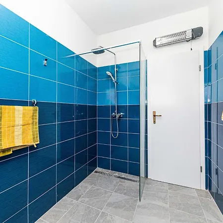 아파트 Cozy Apartment In Trogir With Wifi 트로기르