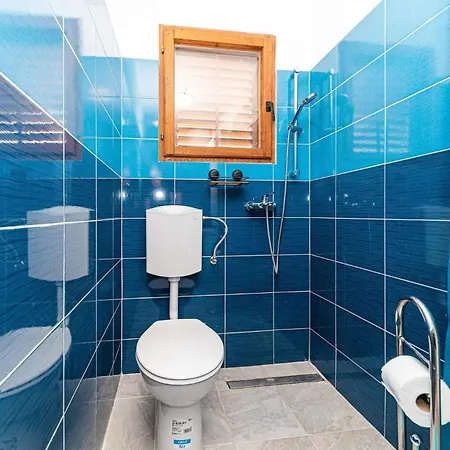 2 Bedroom Cozy In شقة تروغير