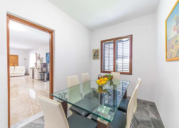 Apartman 2 Bedroom Cozy In *