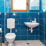 Apartment 2 Bedroom Stunning In *
