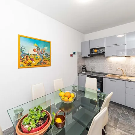 شقة Cozy Apartment In Trogir With Wifi *