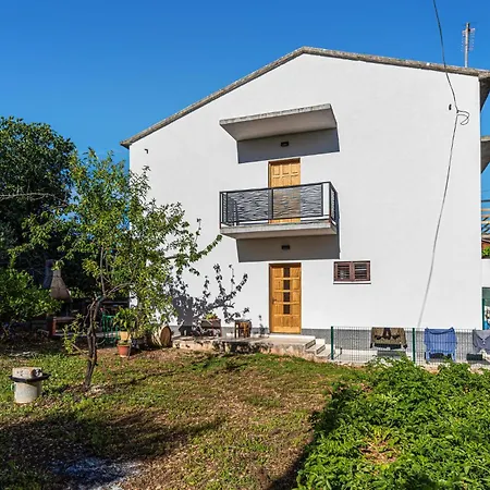 Appartement 2 Bedroom Cozy In