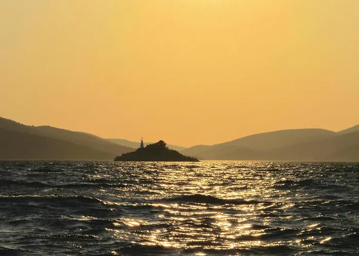 2 Bedroom Cozy In Appartement